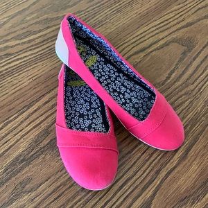 Keen flats, red canvas, size 6 6.5